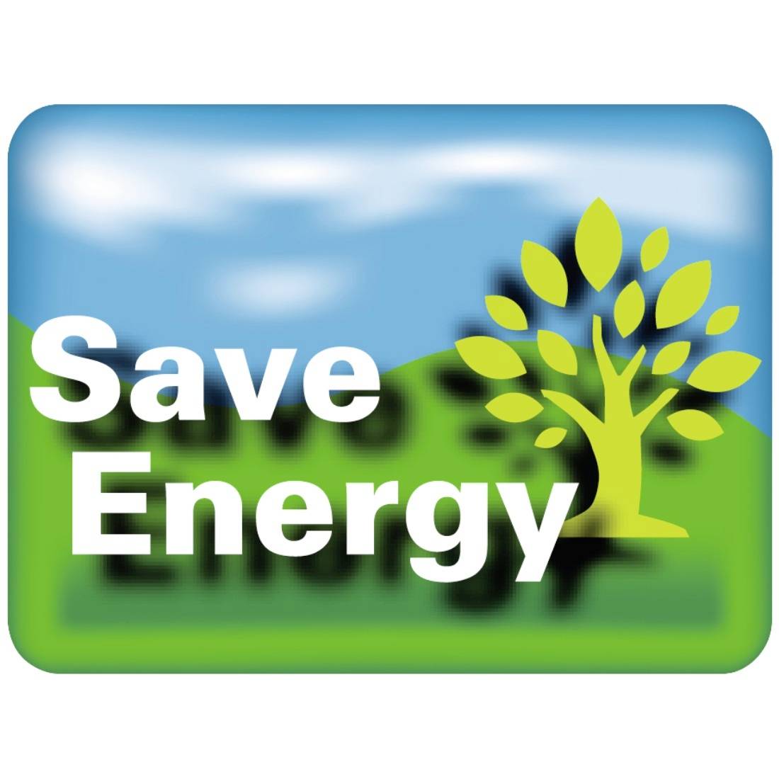 "Šetřete energií" - text vedle zelené ikony stromu na pozadí modré oblohy a zeleného kopce, propagující ochranu energií.