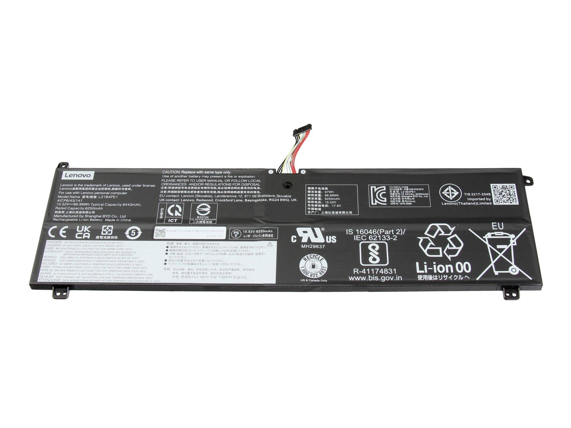 Bateriový pack pro laptop Lenovo s připojeným konektorem napájení a bezpečnostními štítky na bílém pozadí.