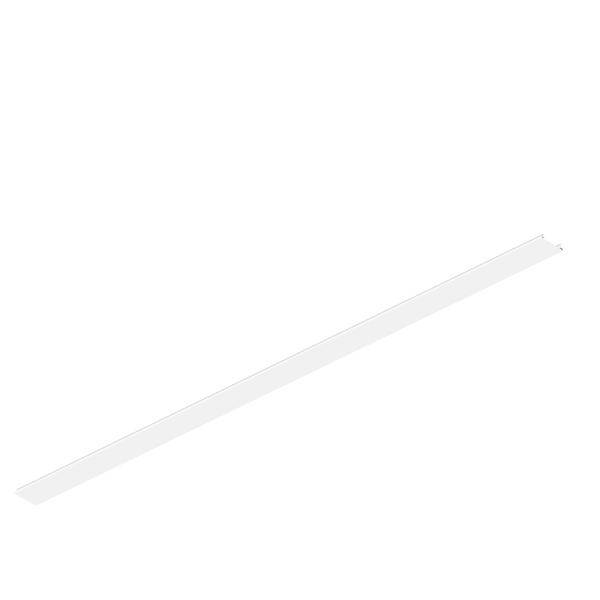 Dlouhý, úzký bílý LED pásek světla zobrazený diagonálně na prostém bílém pozadí.