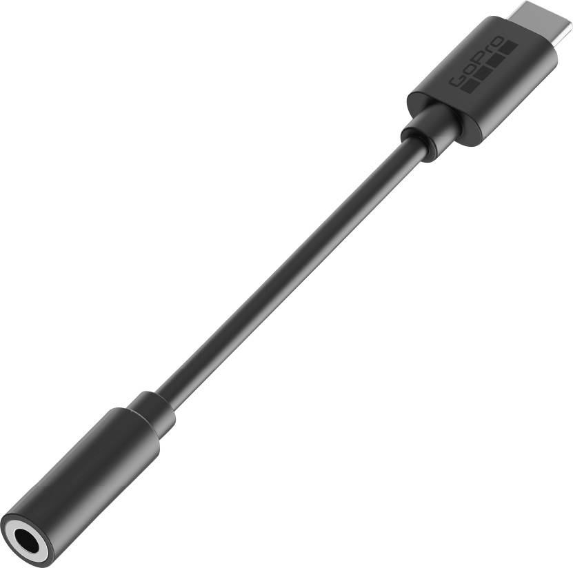 Černý adaptérový kabel USB-C se zástrčkou USB-C na jednom konci a zásuvkou pro 3,5 mm audio jack na druhém konci, zobrazený na bílém pozadí.
