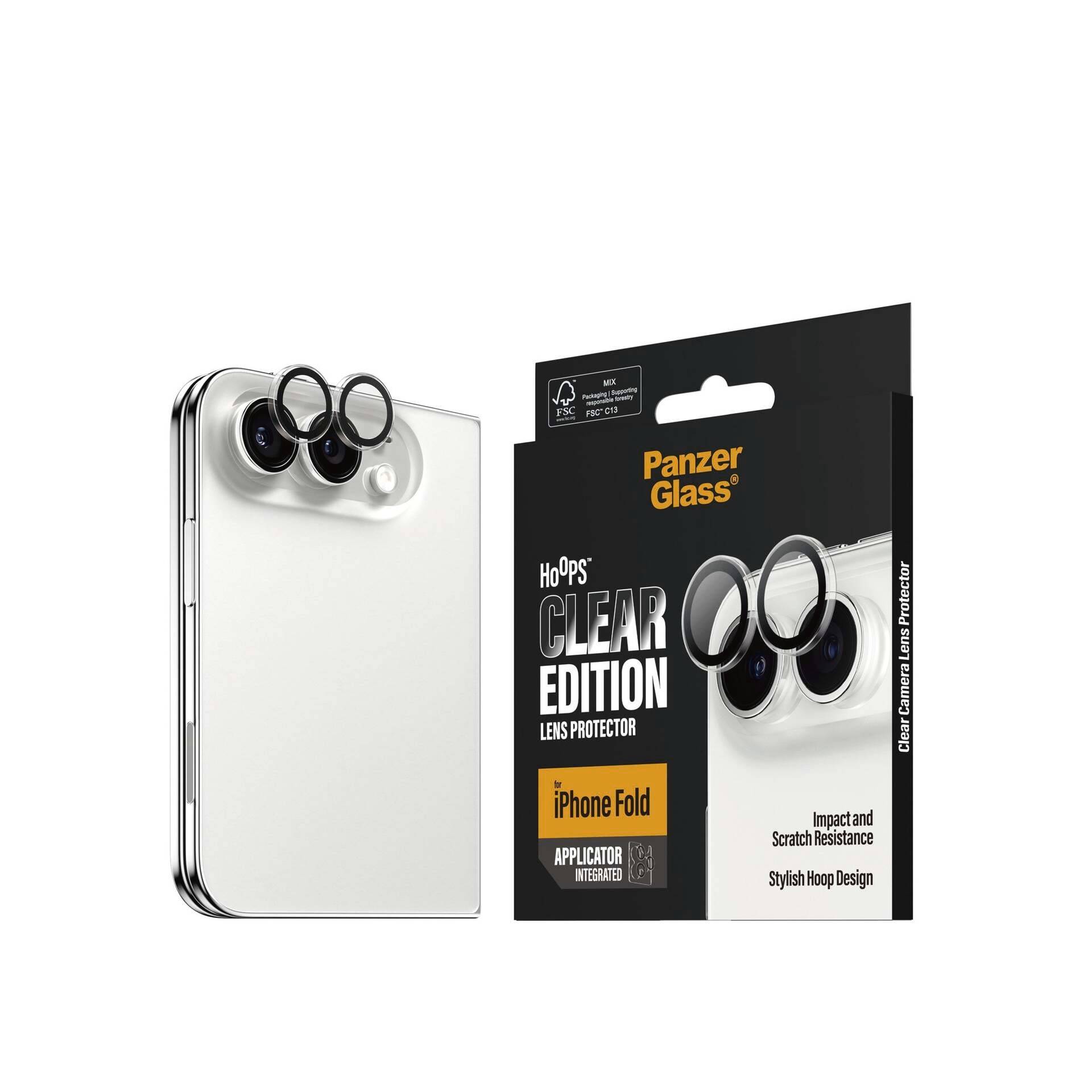 Ochranná fólie na čočku PanzerGlass HoOps Clear Edition pro iPhone Fold, zobrazená instalovaná na telefonu vedle své maloobchodní krabice.