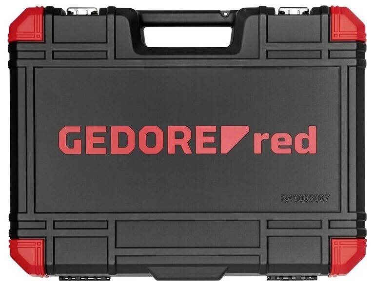 Černý a červený kufr na nářadí GEDORE red z tvrdého plastu s přepravní rukojetí a zámky, zobrazený zavřený na bílém pozadí.