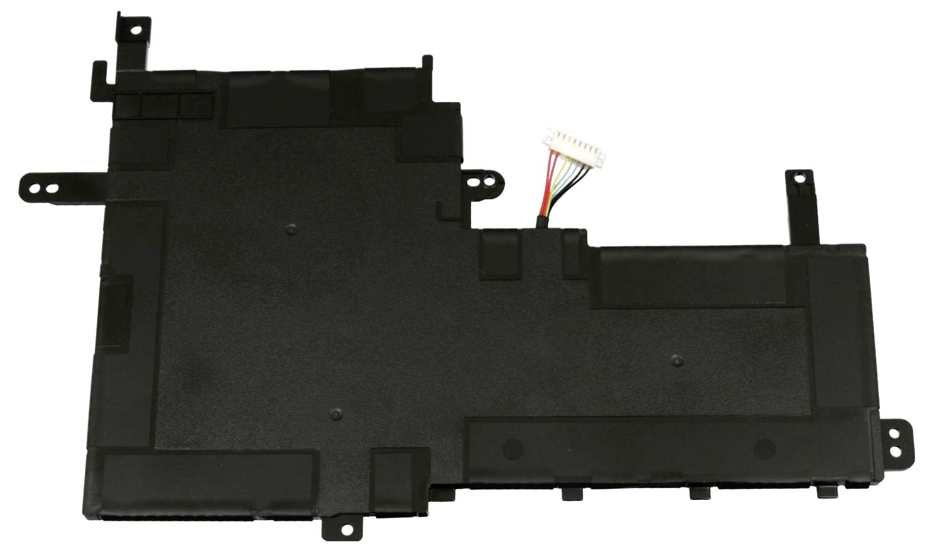 Černé plastové elektronické pouzdro nebo kryt zařízení s montážními ušima a malým vícežilovým konektorem na bílém pozadí.