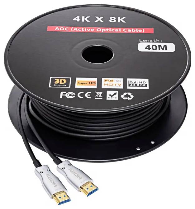 Cívka 40m aktivního optického HDMI kabelu AOC označeného 4K x 8K se dvěma zobrazenými HDMI konektory.