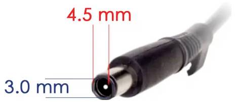 Detailní záběr černého audio konektoru se označenými rozměry: průměr 4,5 mm a šířka 3,0 mm na špičce.