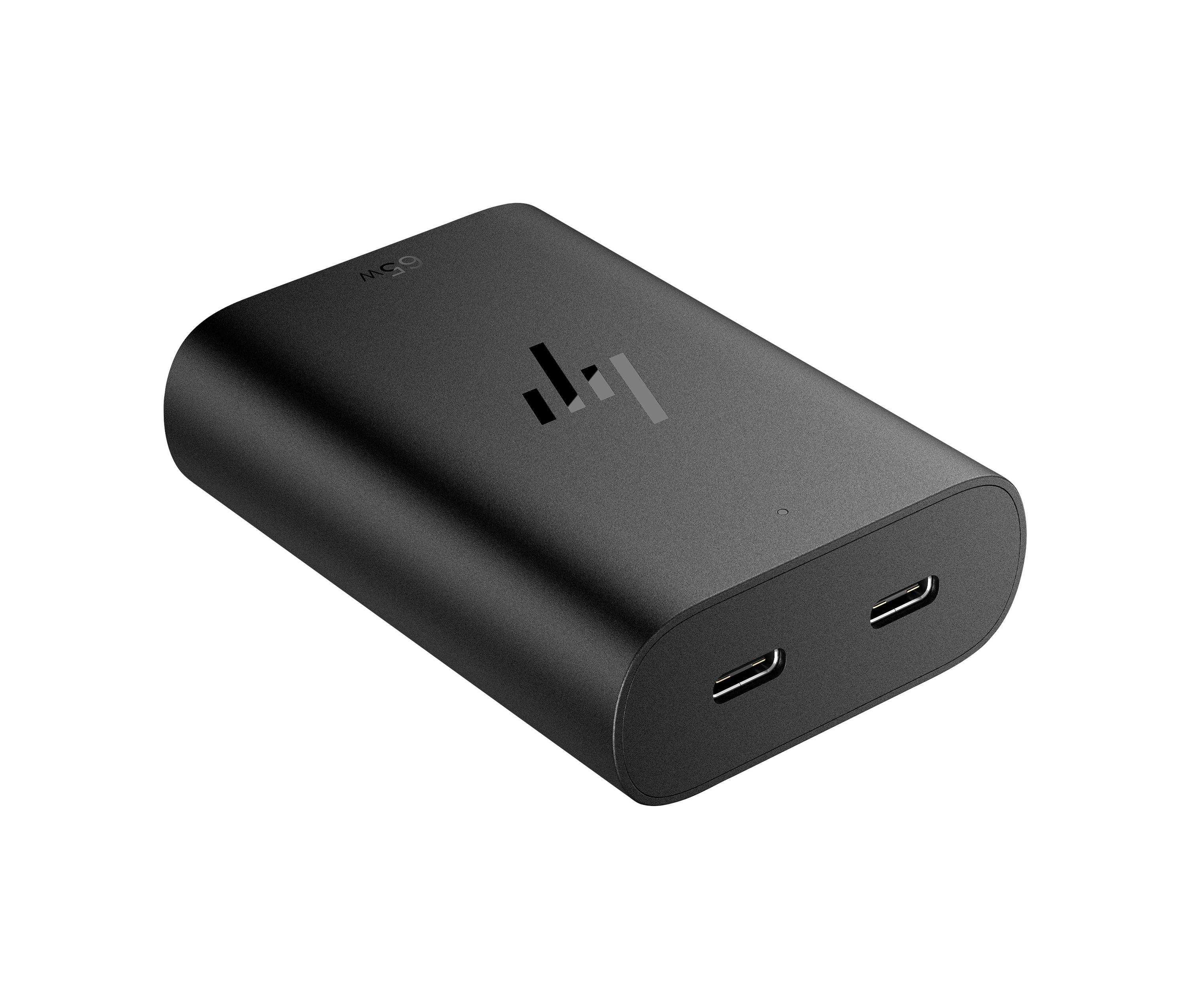 Černá powerbank HP se dvěma porty USB-C zobrazená na bílém pozadí.