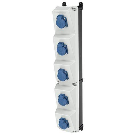Vertikální bílá elektrická rozvodná skříň s pěti modrými krytými zásuvkami uspořádanými ve sloupci.