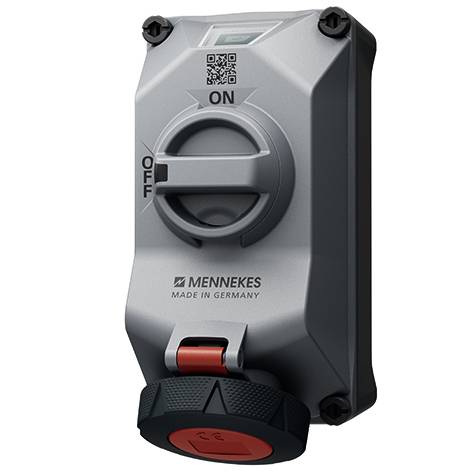 Šedá průmyslová elektrická skříňka MENNEKES s velkým otočným knoflíkem ON/OFF a připojenou zásuvkou se červeným uzávěrem.