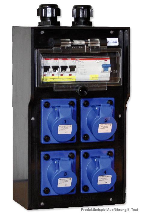 Černý panel elektrické distribuce s jističi v horní části a čtyřmi modrými zásuvkami označenými 1 až 4 níže.