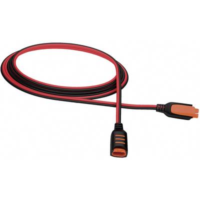 Delší černočervený kabel se dvěma konektory, jeden na každém konci.