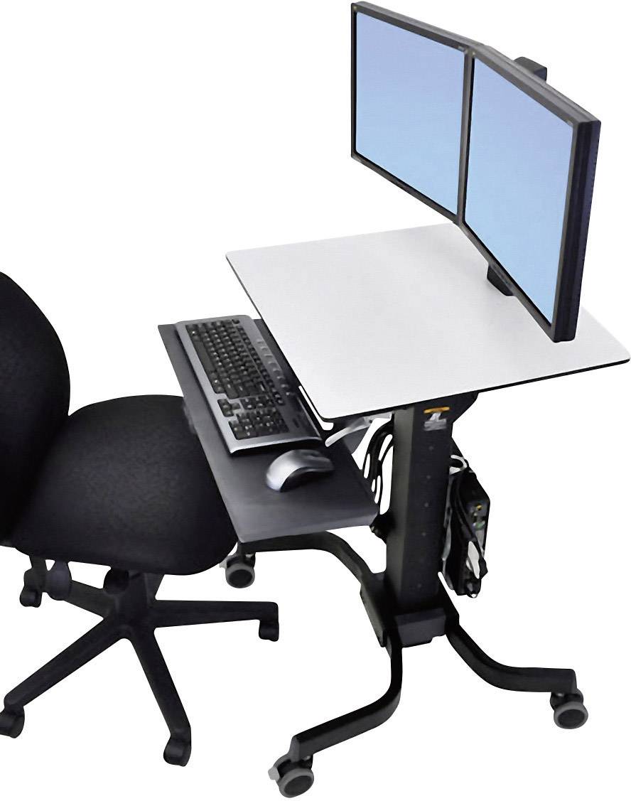 Ergonomická kancelářská židle stojí před výškově nastavitelným stolem se dvěma monitory, klávesnicí a myší.