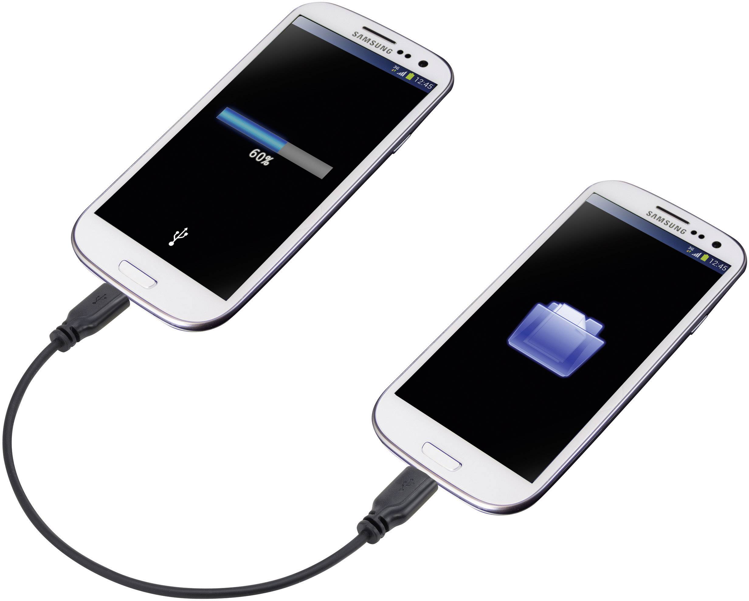 Dva smartphony jsou propojeny USB kabelem. Na levém displeji je zobrazen průběh nabíjení, vpravo je symbol složky.