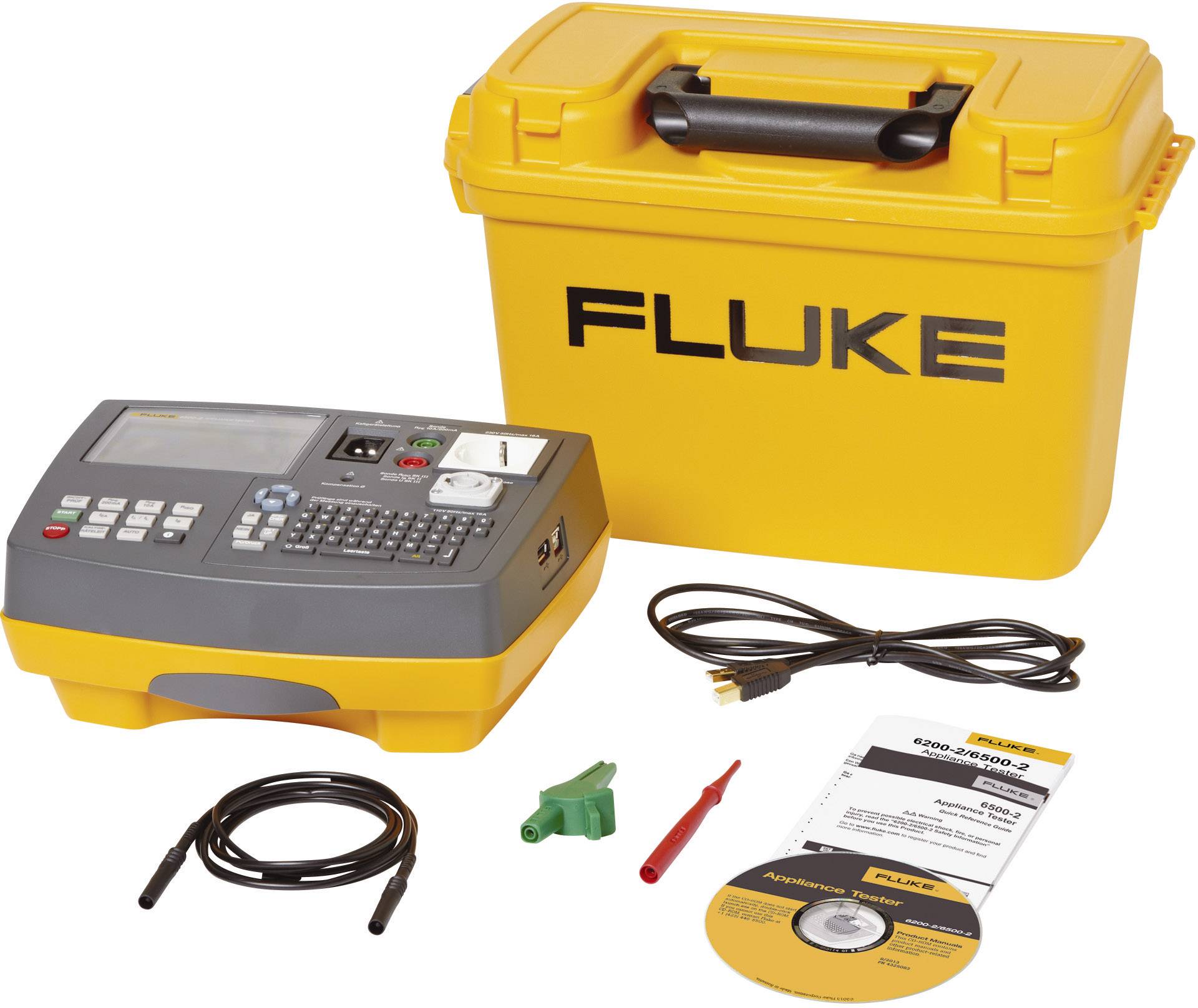Přenosné elektrické testovací zařízení s příslušenstvím, včetně kabelu, CD a žluté brašny. Tlačítko zařízení zobrazuje nápis "Fluke".