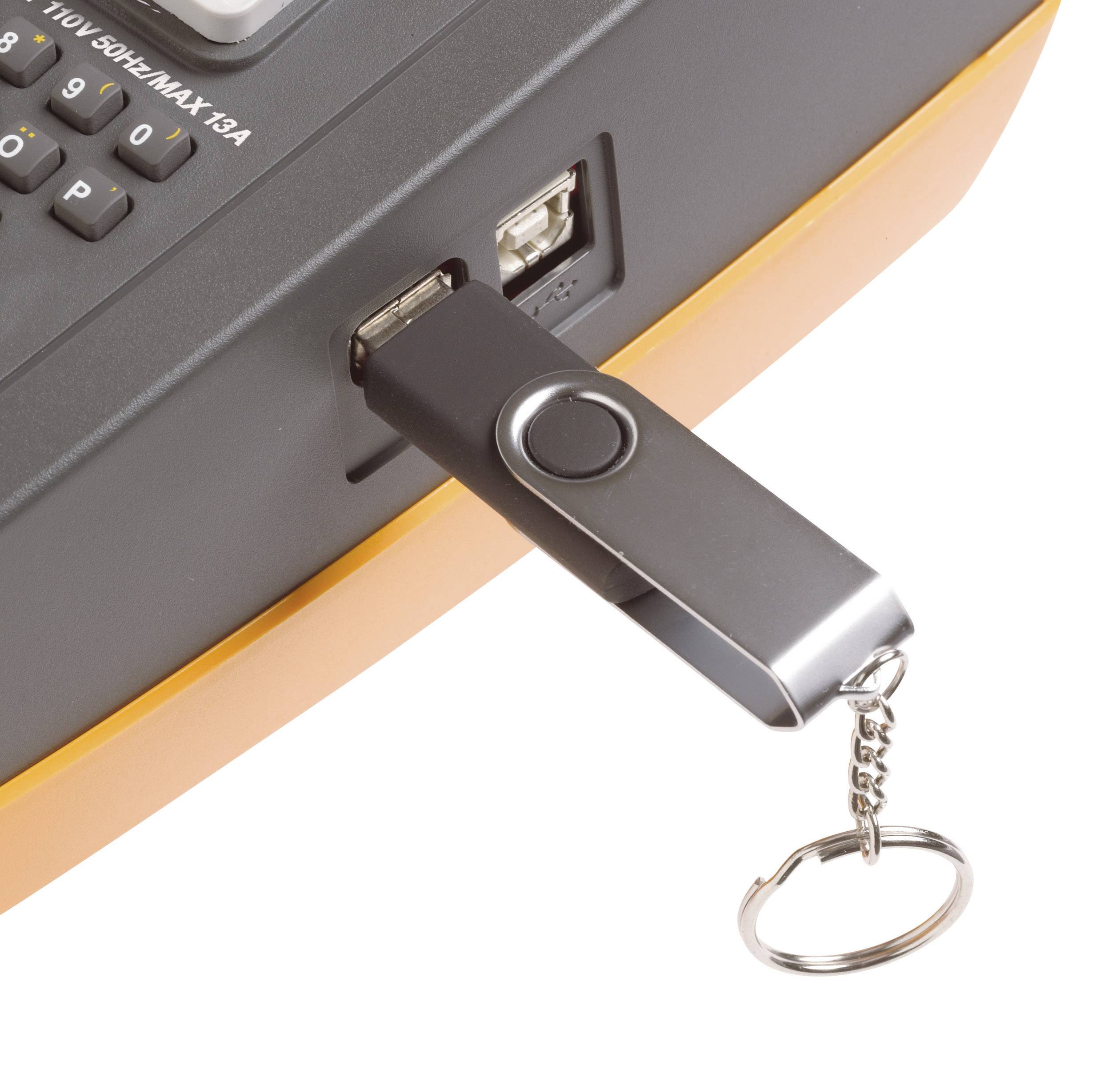 USB flash disk připojený k oranžovému trezoru s displejem a klávesnicí.