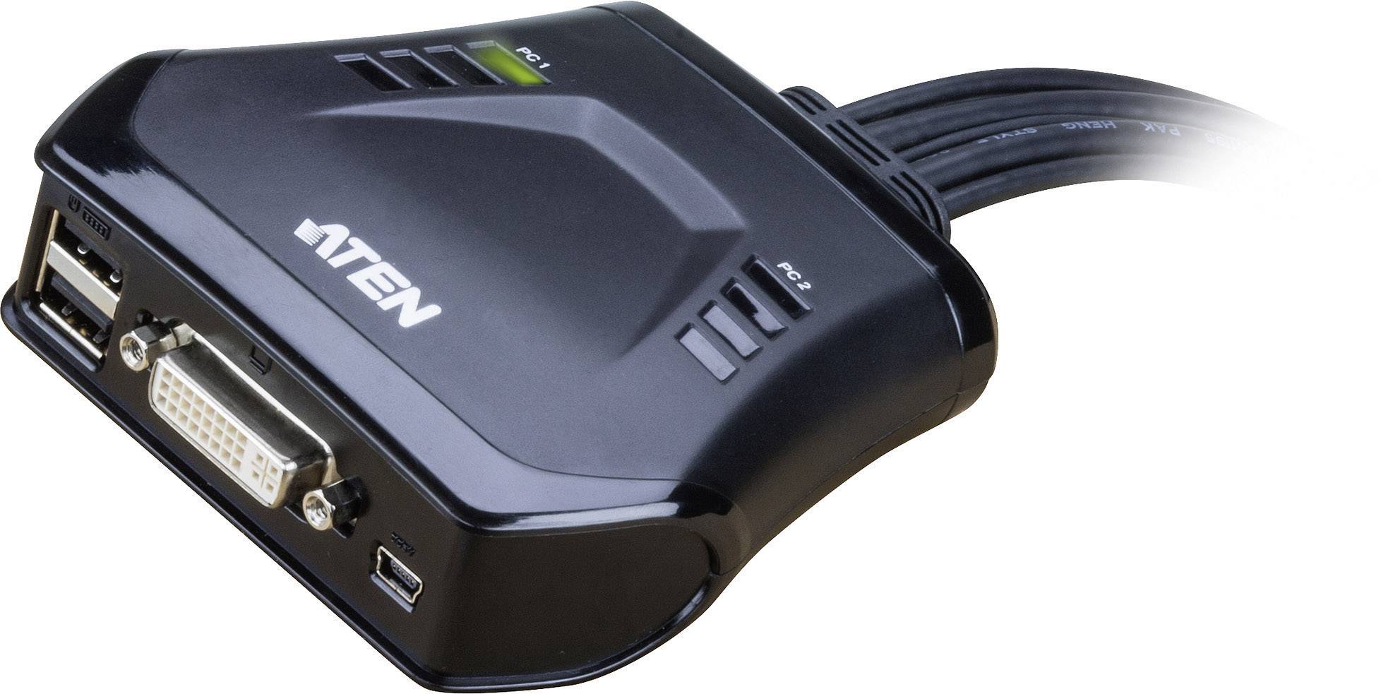 Černý KVM přepínač s logem ATEN, vybavený DVI a USB porty a ovládacími prvky na horní straně, vhodný pro ovládání několika počítačů.