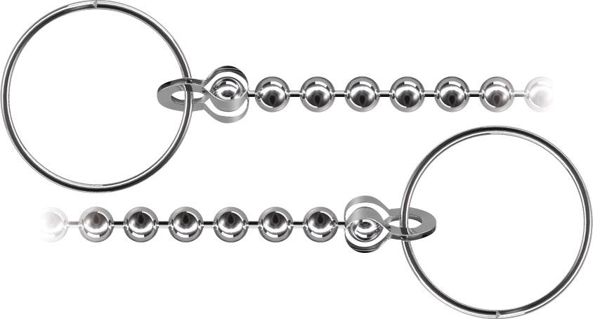 Dva stříbrné kuličkové řetízky s kroužky na klíče, umístěné rovnoběžně na bílém pozadí.