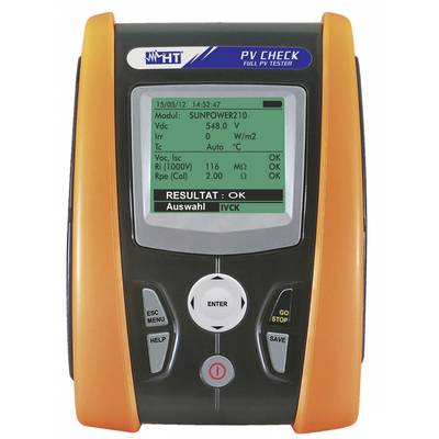 Testovací zařízení s displejem zobrazuje výsledky fotovoltaického testu: napětí 548,0 V, výkon 0 W/m². Výsledek je 'OK'.