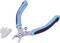 Kleště s modro-černou rukojetí, vhodné pro drobné řezací práce. Vedle kleští leží průhledný ochranný obal.