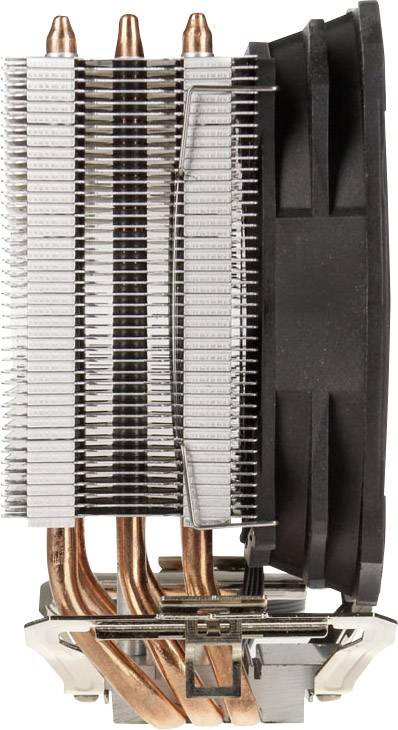 Pohled z boku na chladič CPU s několika hliníkovými lamelami, třemi měděnými tepelnými trubkami a černým ventilátorem.