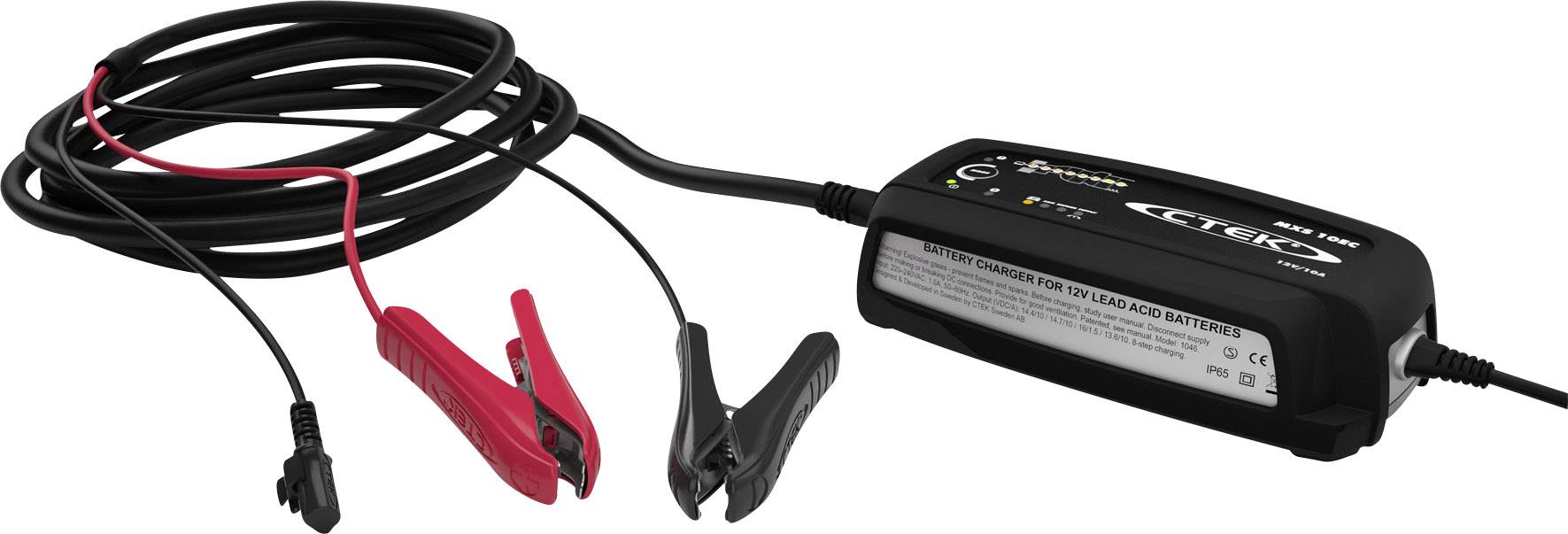 Nabíječka baterie s červenými a černými svorkami, propojená dlouhým kabelem. Vhodná pro nabíjení autobaterií.