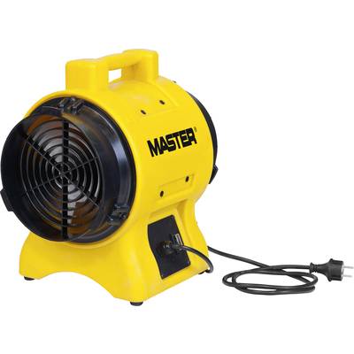 Žlutý elektrický ventilátor s kabelem a zástrčkou. Na krytu je nápis 'MASTER'. Ventilátor má černou ochrannou mřížku.