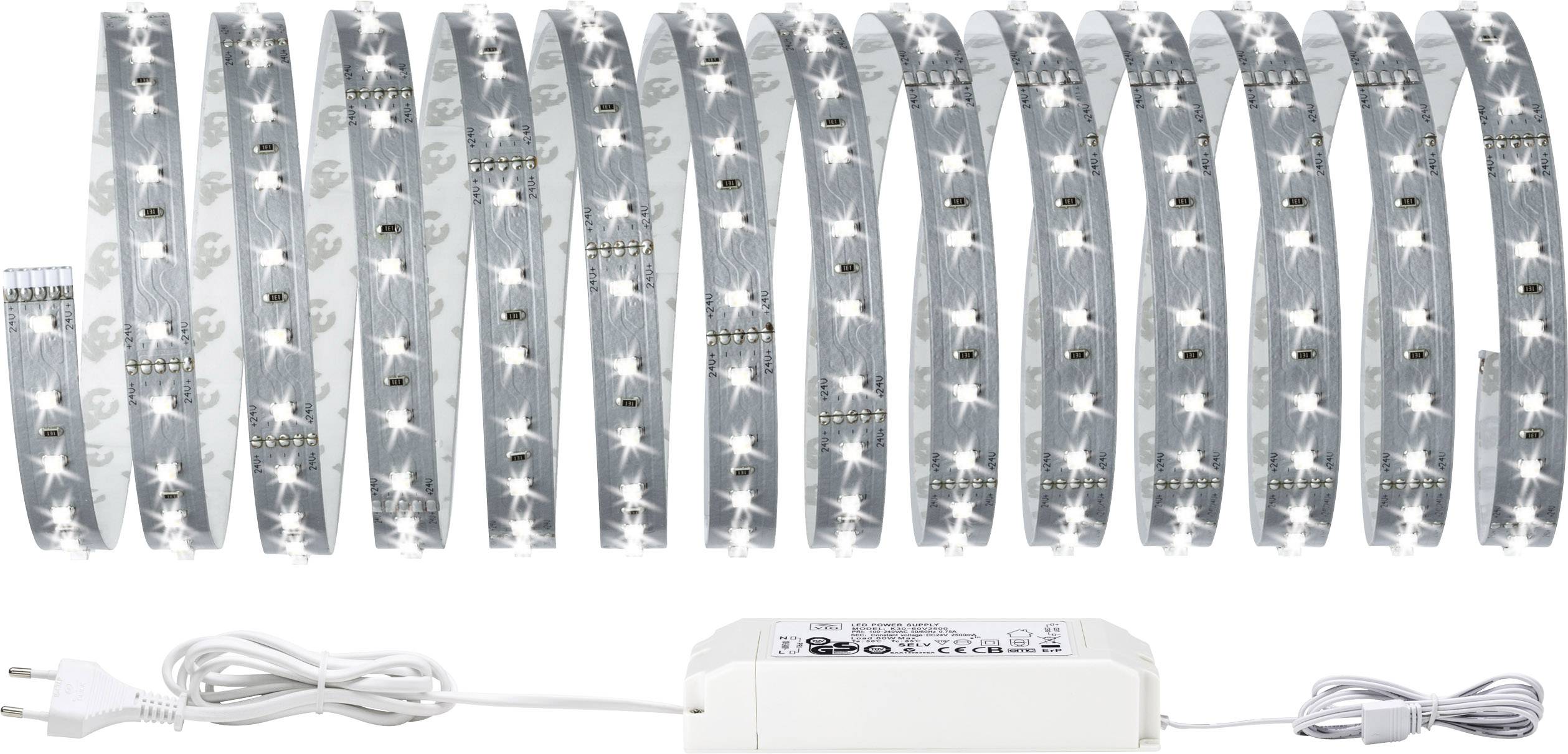 LED světelný pásek ve tvaru smyčky s osvětlenými bílými LED diodami a připojeným napájecím zdrojem je viditelný.