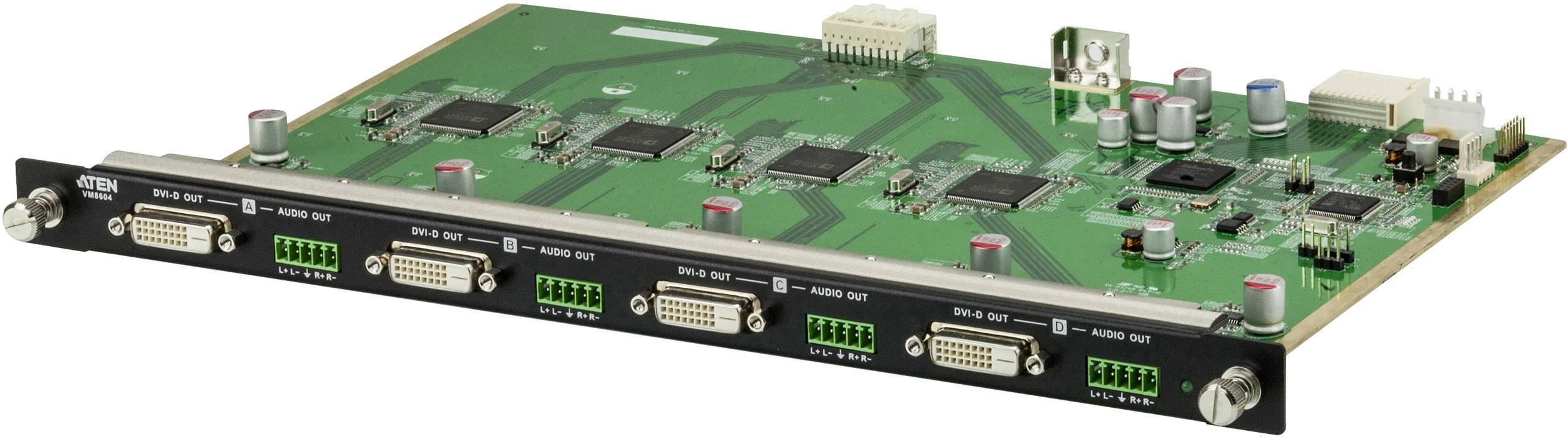 Zelená elektronická deska plošných spojů s několika porty a konektory, na které jsou viditelné elektronické obvody.