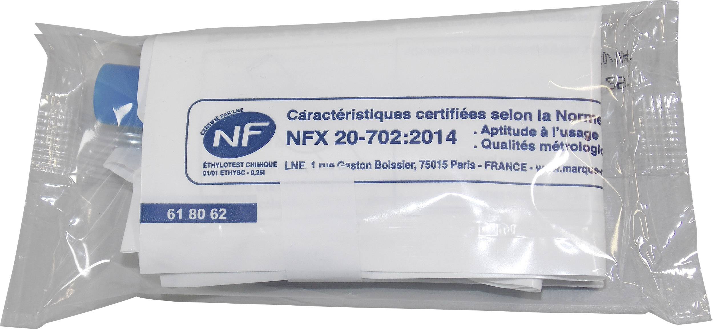 Balení certifikovaného produktu podle normy NFX 20-702:2014. Hlavní obsah a kontaktní informace jsou viditelné.