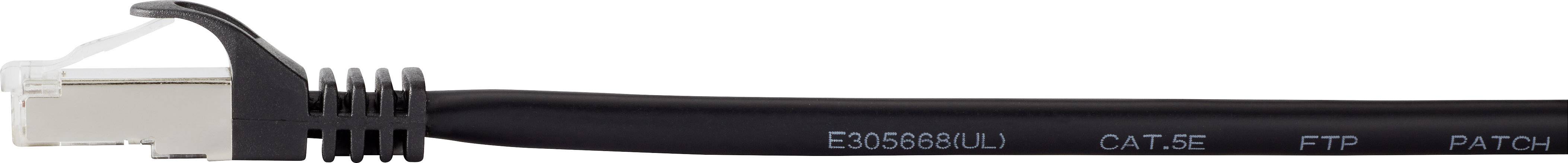 Ethernetový kabel (černý) s konektorem RJ45, označený štítkem 'CAT.5E FTP PATCH'.
