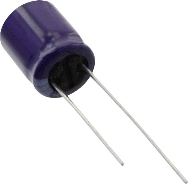 Modrý elektrolytický kondenzátor se dvěma kovovými vývody před bílým pozadím.