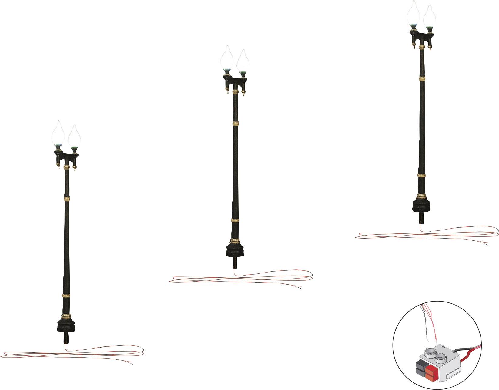 Tři černé modelové pouliční lampy s připojovacími kabely; malý obrázek ukazuje připojený kabel v šedé zástrčce.