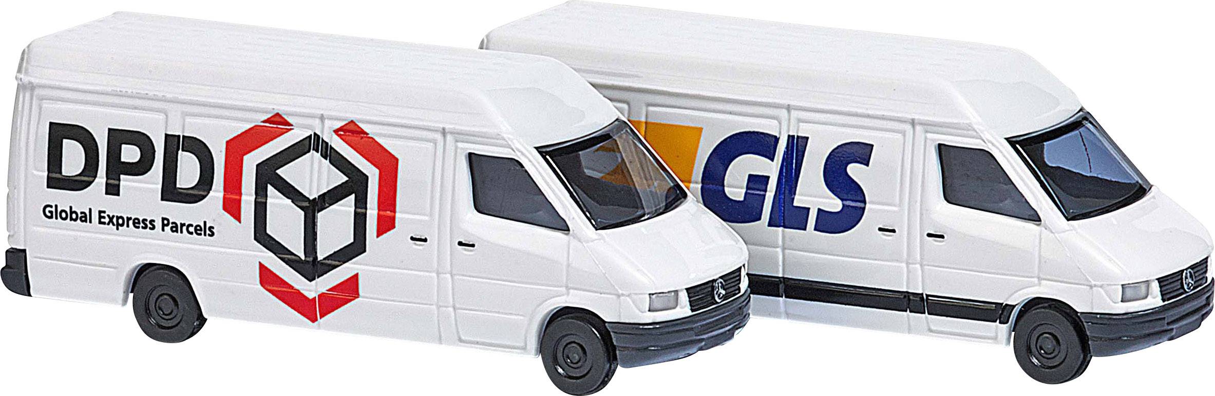 Dva bílé dodávkové vozy vedle sebe, jeden s logem 'DPD Global Express Parcels', druhý s logem 'GLS'.
