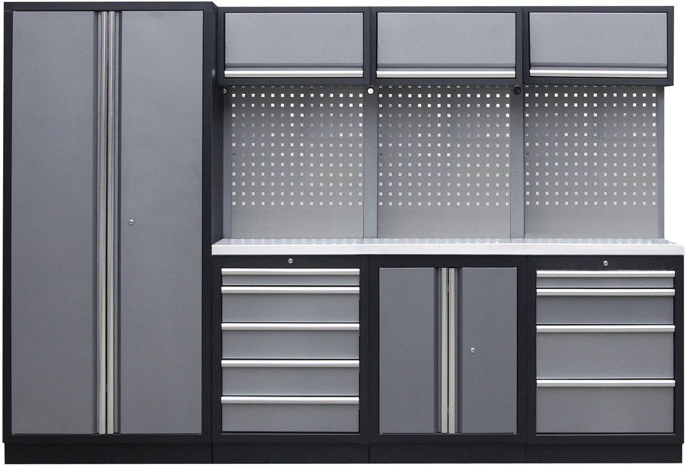 Šedý a černý pracovní stůl s několika zásuvkami a skříňkami, včetně děrované stěny pro zavěšení nářadí.
