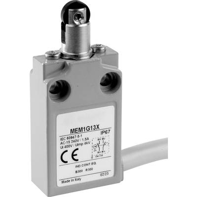 Průmyslový koncový spínač s kovovým pouzdrem, model 'MEM1G13X'. Nápis: IEC 60947-5-1, IP67, 240V, 1,5A. Vyrobeno v Itálii.