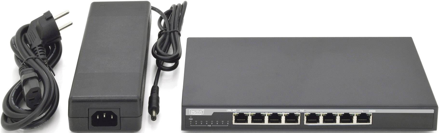 Černý ethernetový switch s osmi porty, vedle něj síťový adaptér s kabelem a napájecí kabel.