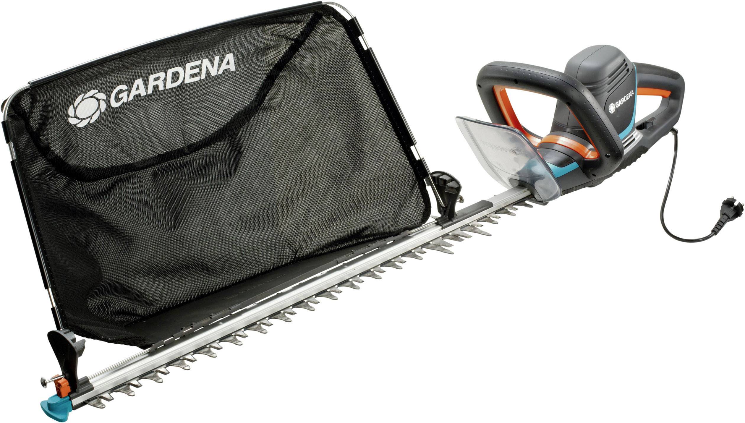 Elektrický plotostřih značky Gardena s černým sběrným vakem, vhodný pro efektivní stříhání živých plotů.