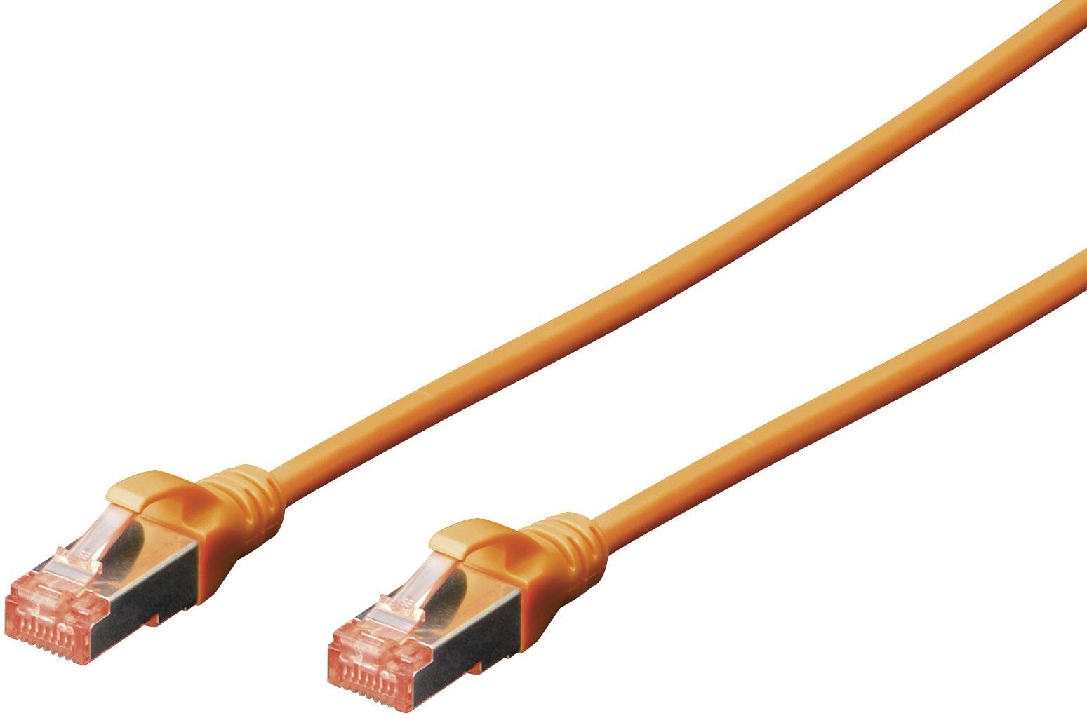 Oranžový ethernetový kabel s dvěma konektory RJ45, pohled zepředu a zezadu, používaný pro síťová připojení.