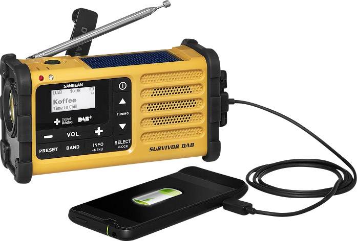 Žluté rádio napájené solární energií zobrazuje na displeji nápis 'Kaffee'. Je připojeno kabelem k mobilnímu telefonu, který se nabíjí.