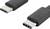 Dva černé USB-C konektory se stříbrnými koncovkami. Horní konektor je mírně nakloněn, spodní konektor leží rovnoběžně s okrajem obrázku.