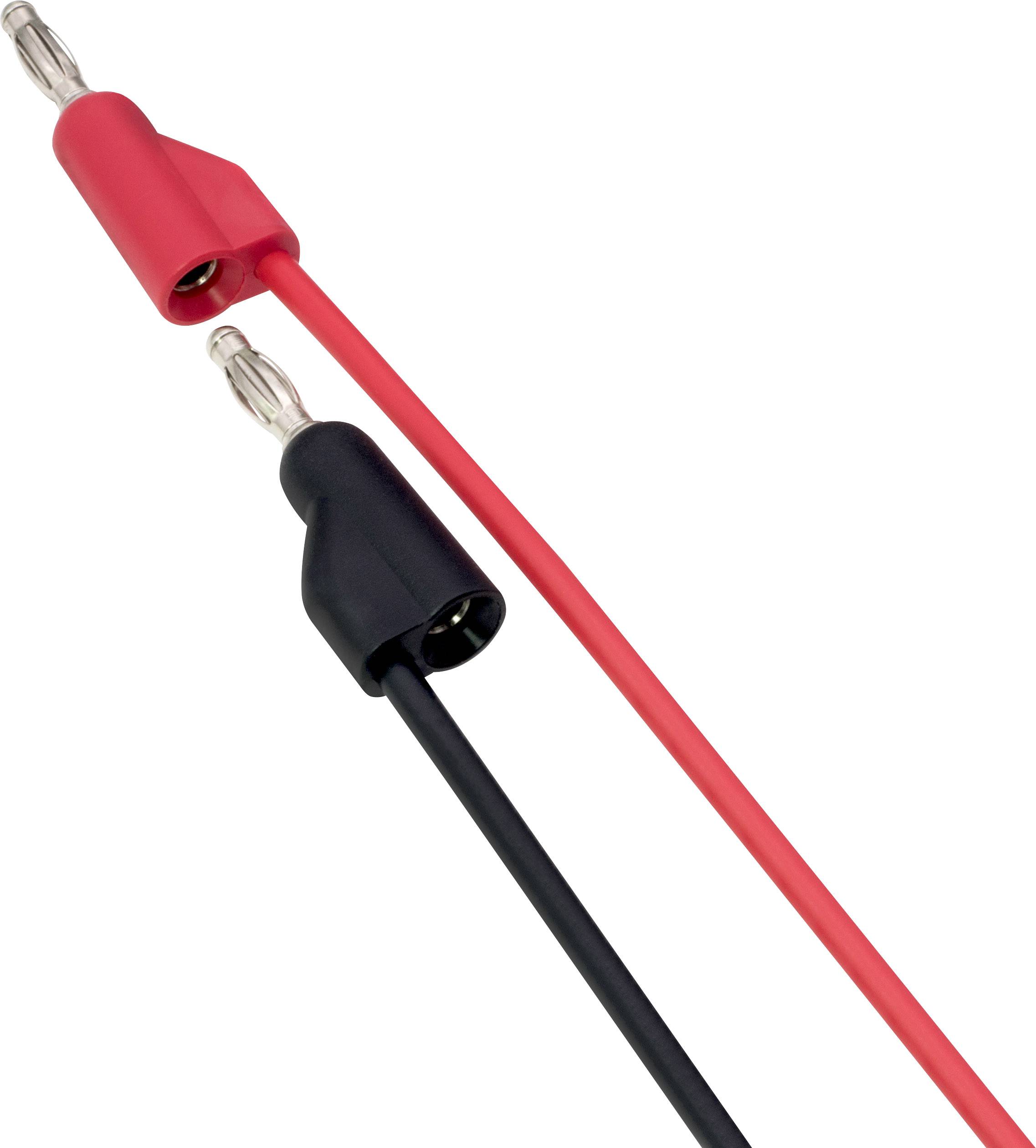 Červený a černý reproduktorový kabel s banánkovými konektory pro připojení audiozařízení.