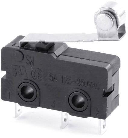 Černý mikrospínač se třemi připojovacími piny a kovovým pákovým mechanismem s válečkem. Vhodný pro 5A, 125–250VAC.