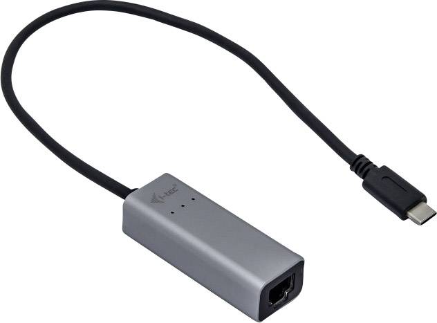 Stříbrný USB-C na Ethernet adaptér s černým kabelem. Adaptér má tři LED indikátory a umožňuje ethernetové připojení přes USB-C.