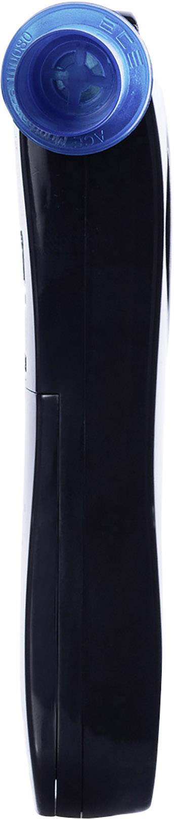 Elektrický zastřihovač vlasů v černé barvě s modrým nástavcem hřebenu. Pohled z boku odhaluje štíhlý, ergonomický design.