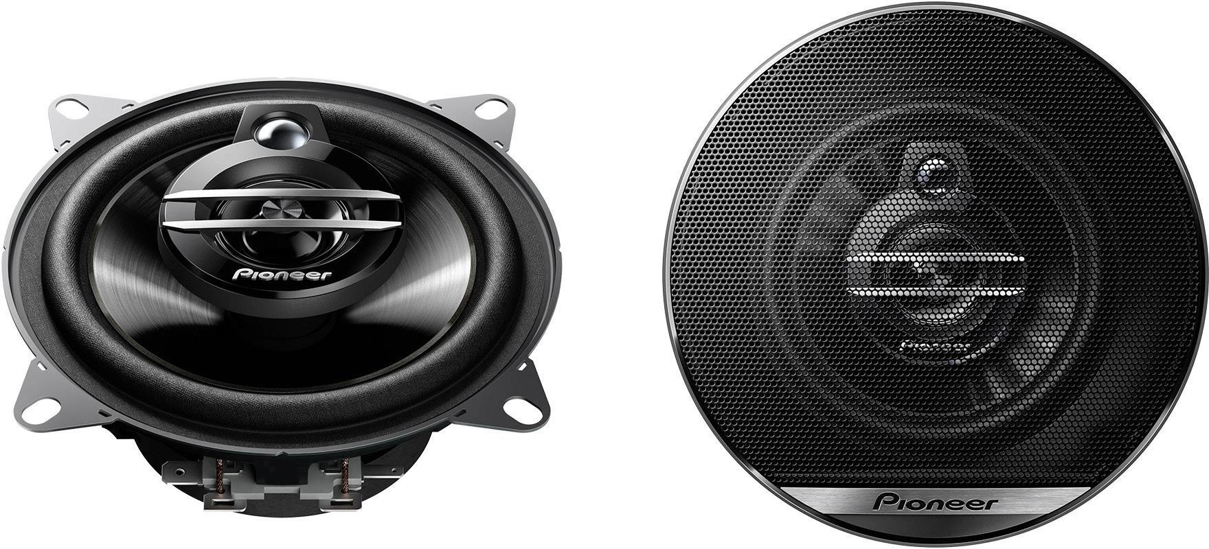 Reproduktory do auta od Pioneer: Vlevo bez krytu, vpravo s krytem. Kulatý tvar, černý design, kovové detaily.