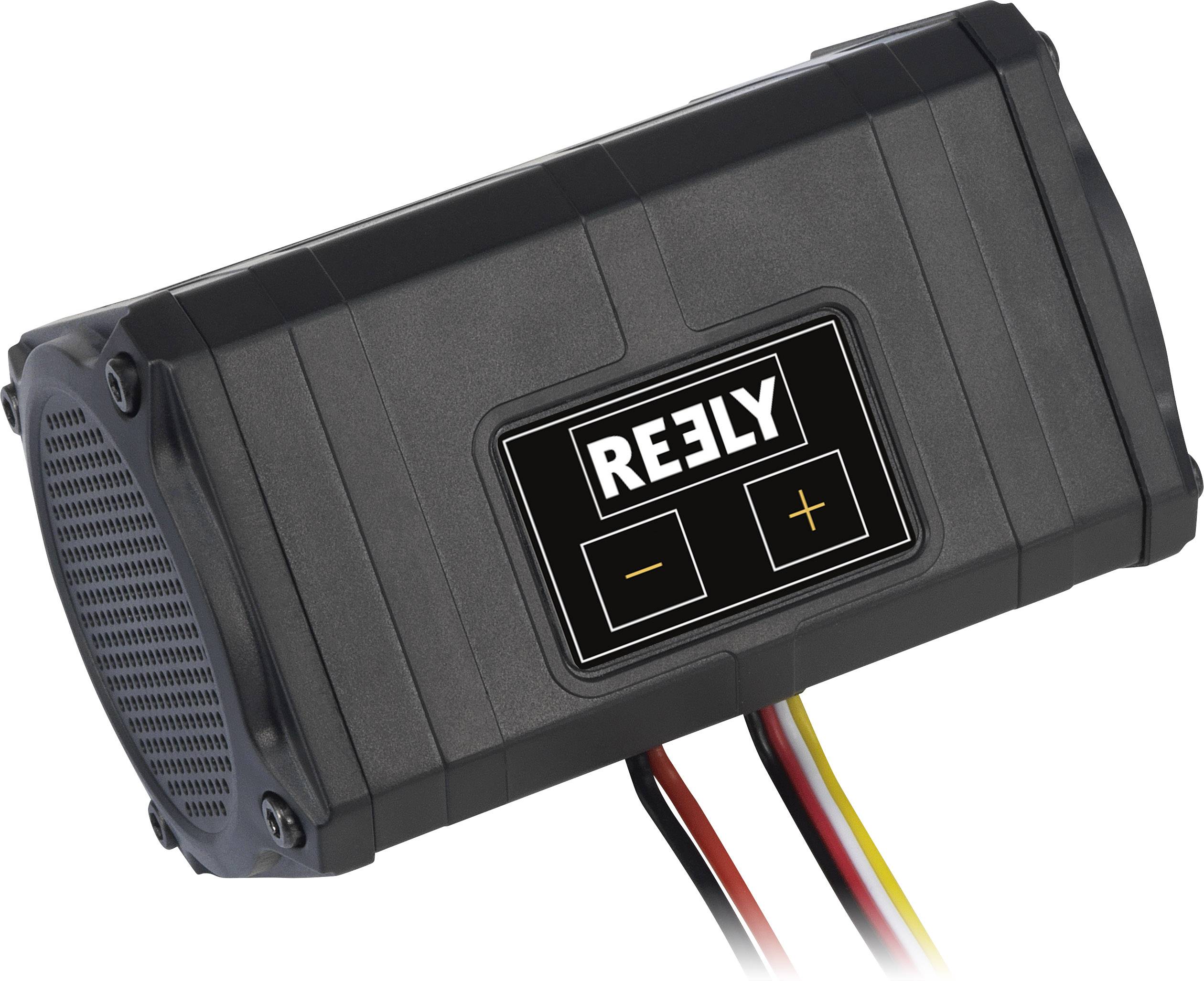 Černé zařízení s logem "Reely", přepínačem plus a mínus, kabely v různých barvách. Pravděpodobně elektronická součástka.