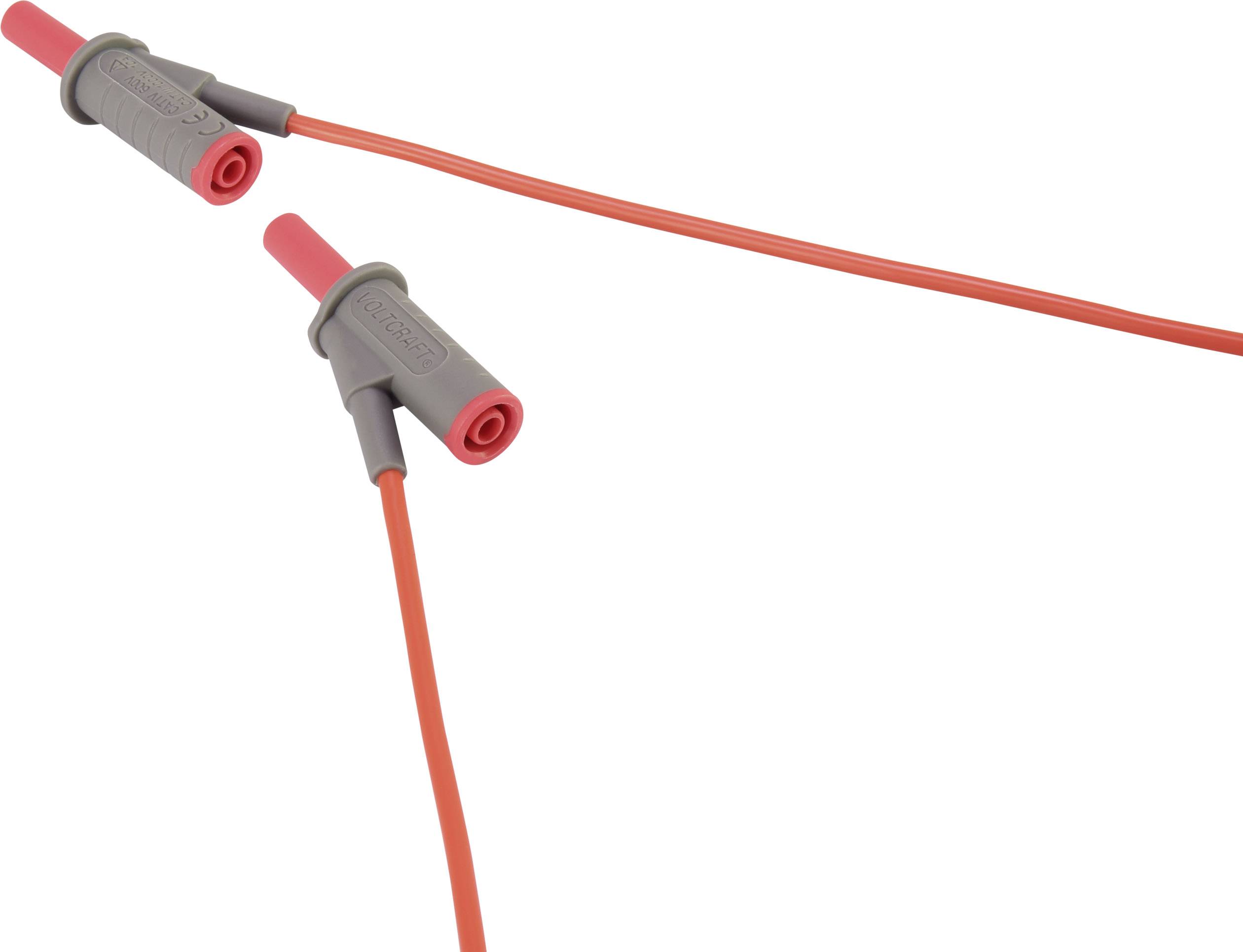 Dva červené zkušební kabely s šedými rukojeťmi a izolovanými konektory, vhodné pro použití v elektrických měřicích přístrojích.