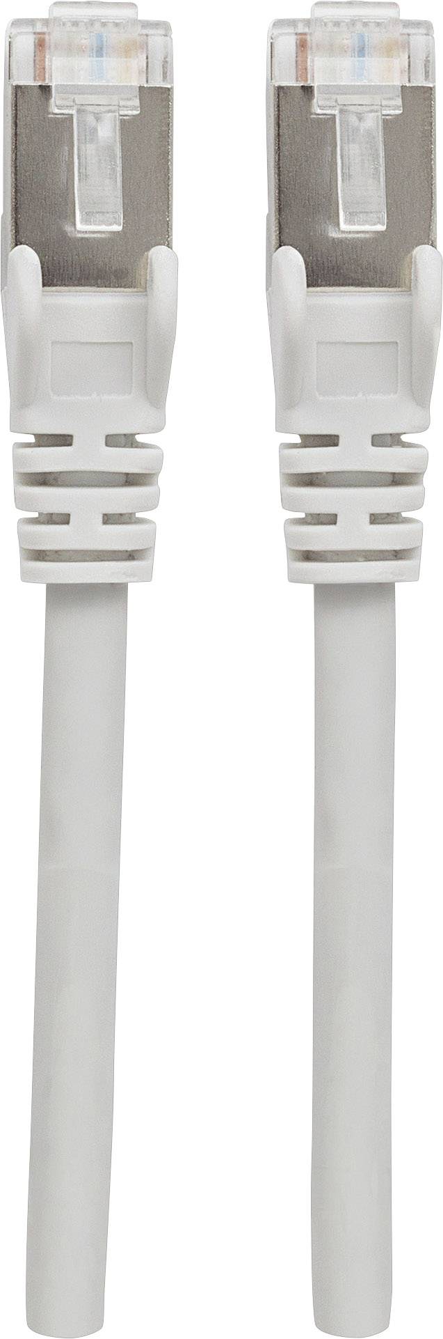 Dva bílé síťové kabely Ethernet s konektory RJ-45 umístěné vedle sebe, používané pro kabelové síťové připojení.