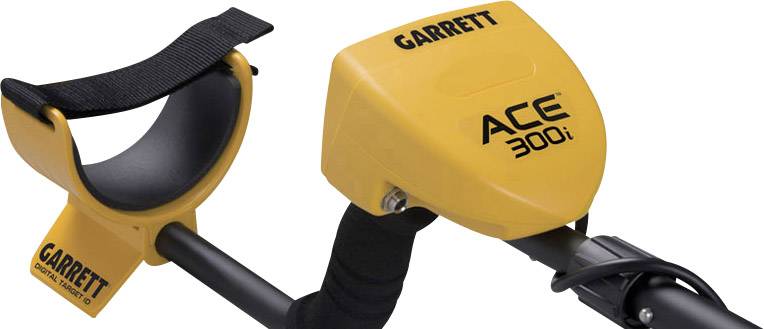 Žlutý kovový detektor s nápisem 'Garrett ACE 300i' a černou polstrovanou opěrkou pro paži.