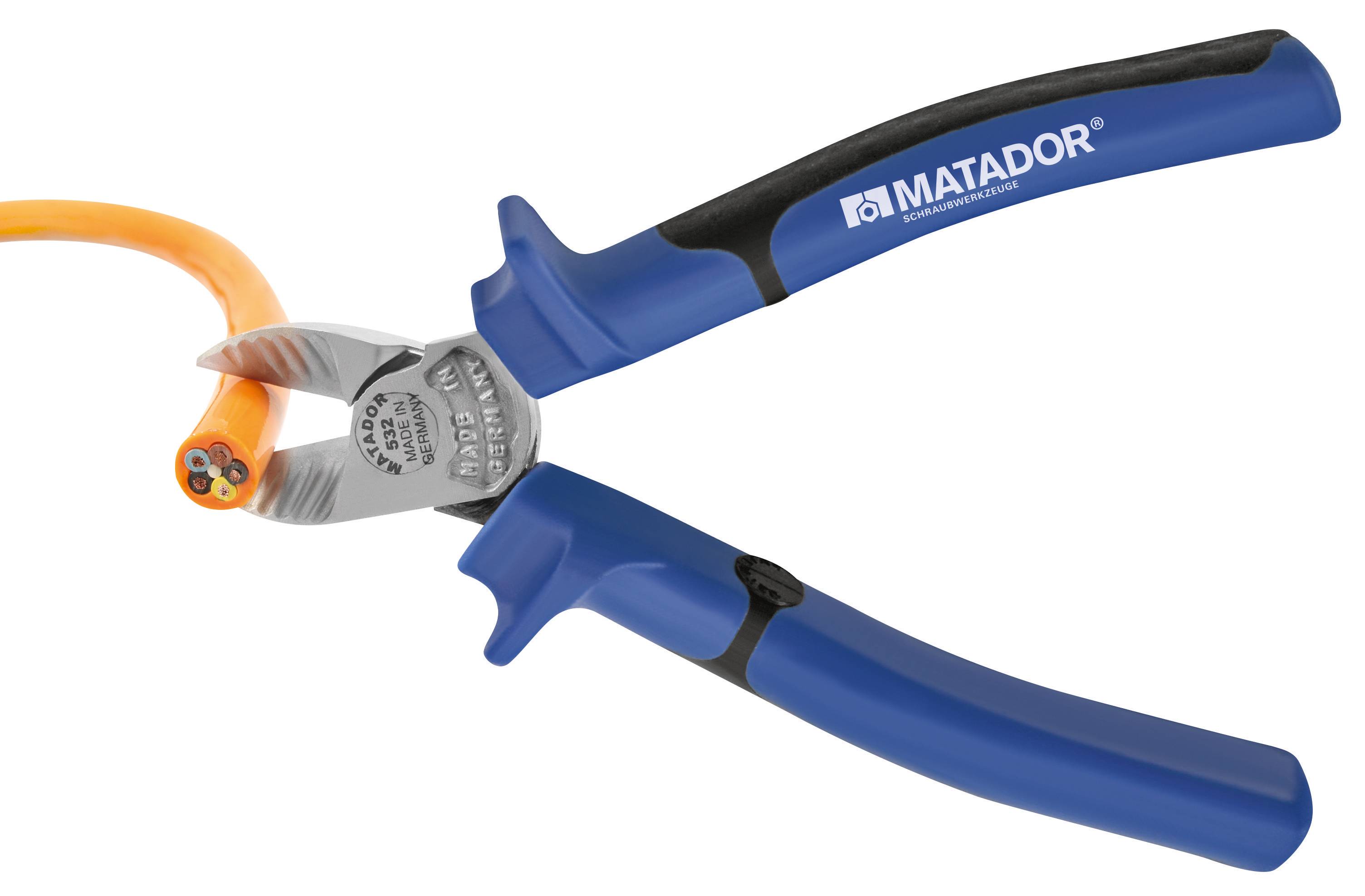 Modrý boční štípací kleště značky 'MATADOR' stříhají žluté elektrické vedení. Vhodné pro přesné přestřižení elektrických vodičů.