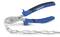 Kleště s modrými rukojeťmi řežou kovový řetěz. Název značky 'MATADOR' viditelný na rukojeti. Nástroj určený pro práci s kovovými řetězy.